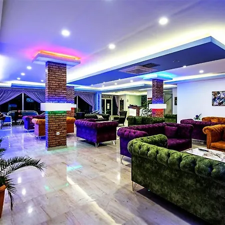 מלון דירות Diamonds 2*