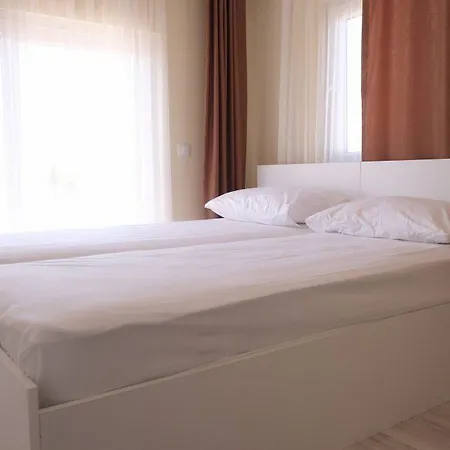 Diamonds Apart Otel 2*