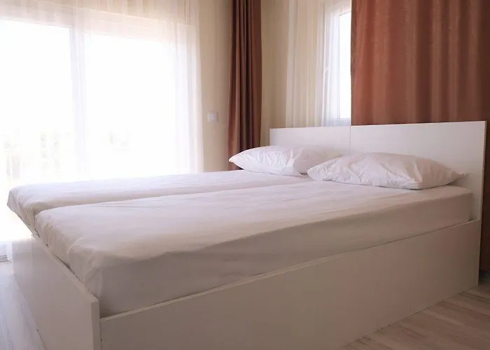 Diamonds Aparthotel 2*